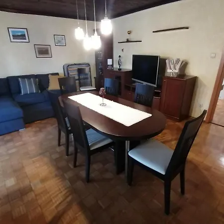 Apartma Zele Апартаменты *