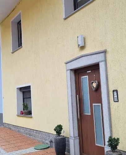 Apartma Zele Postumia